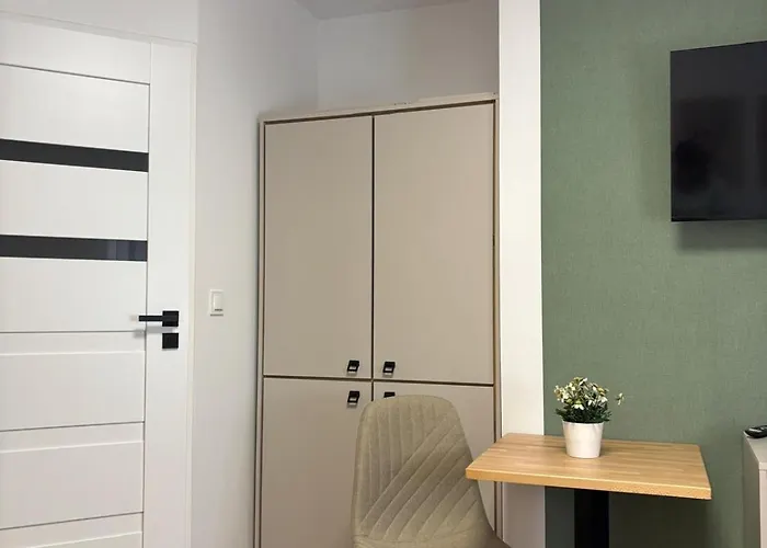 Szpitalna 21 זברזה