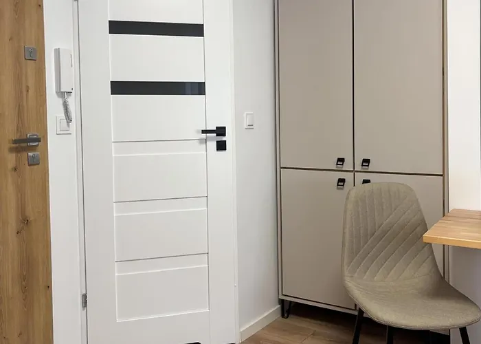 Szpitalna 21 זברזה